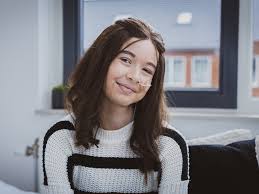 Dutch Influencer Jade Kops (19) Passed Away After a Long Battle with Rare Cancer